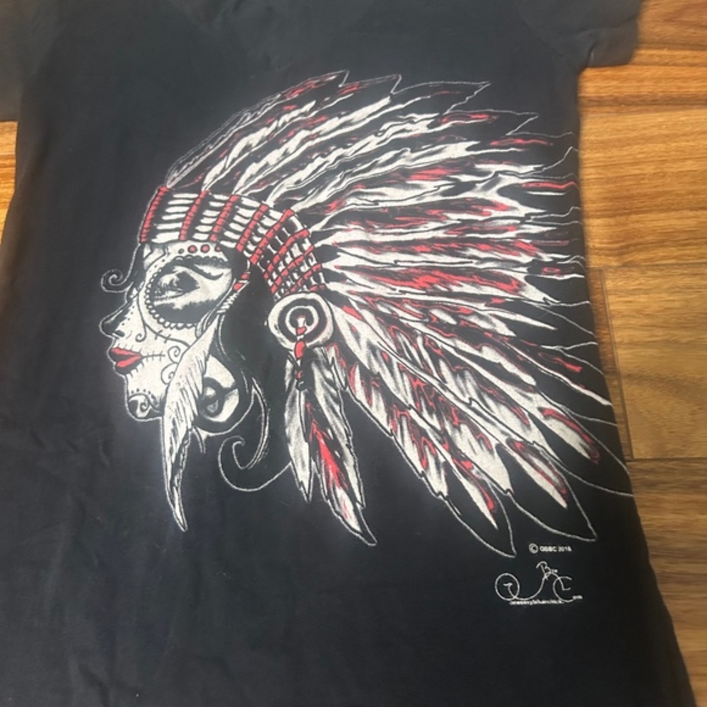 Active Basic Graphic Tee Sugar Skull Headdress V-… - image 2